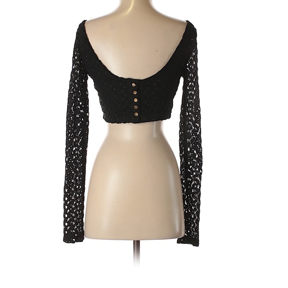 Like New- Long sleeve cropped Top - Picture 2 of 8